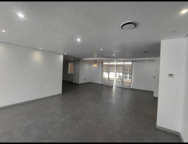 2,414M² OFFICE TO LET IN BRYANSTON